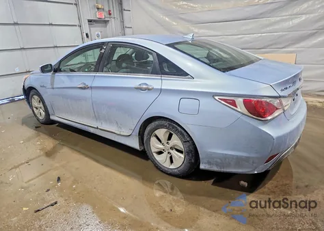 2013 Hyundai Sonata Hybrid z USA, uszkodzony, nr VIN KMHEC4A42DA086638